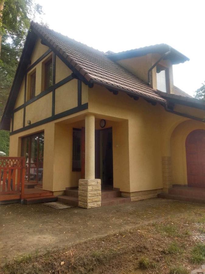 Zolty Domek Nad Jeziorem Lubniewice Exterior photo